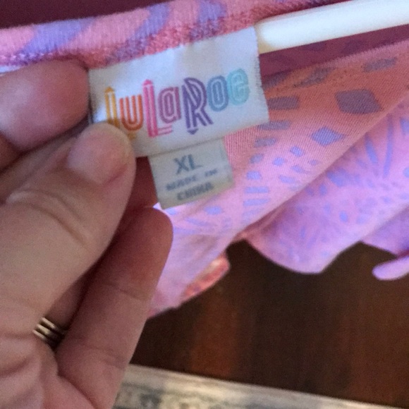 Lula Roe Top - Picture 2 of 5